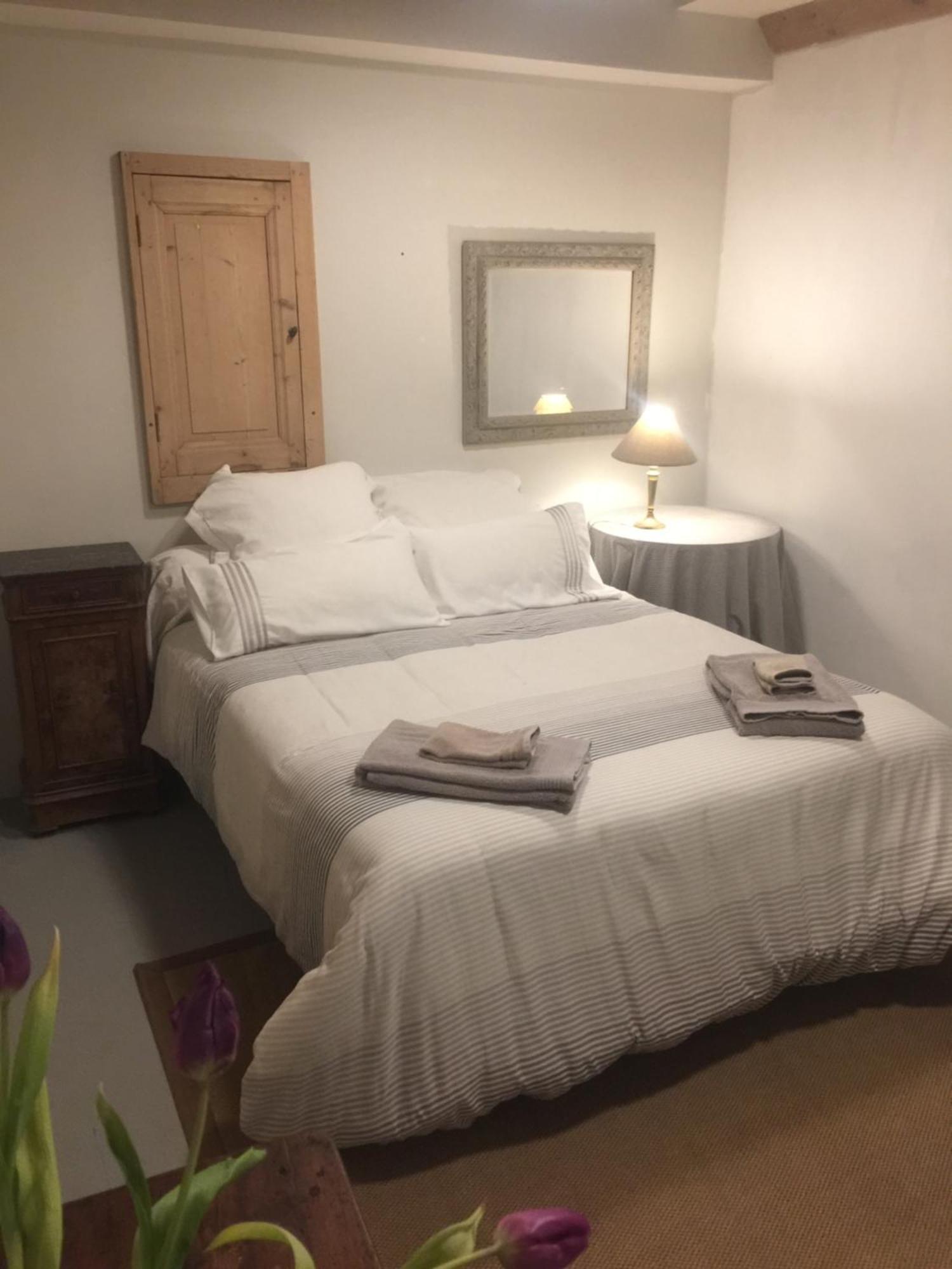 Le Logis Alexandra Bnb La Trimouille Exterior foto